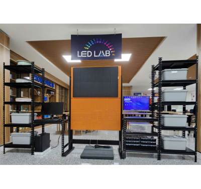 Kệ cơ khí chứa hệ thống thực hành STEM LED